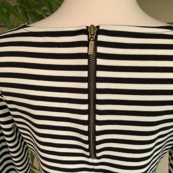 🎉Old Navy Black & White Striped 3/4 Sleeve Dress - Picture 4 of 7